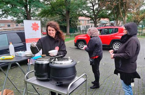 Leeuwenhoornhydram, Een Kleine Roofdierenkoning Met Een Complex Maatschappelijk Leven!